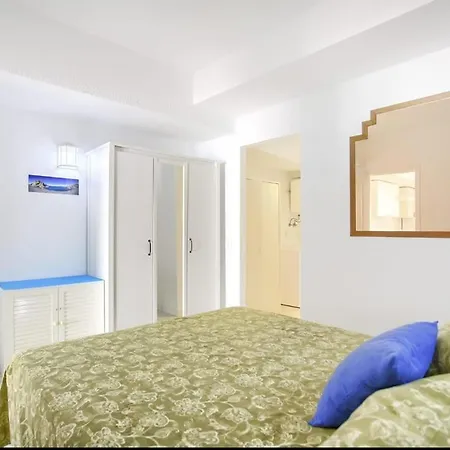 Appartamento 1 Bedroom In Cristianos With Pool In Port Royal *